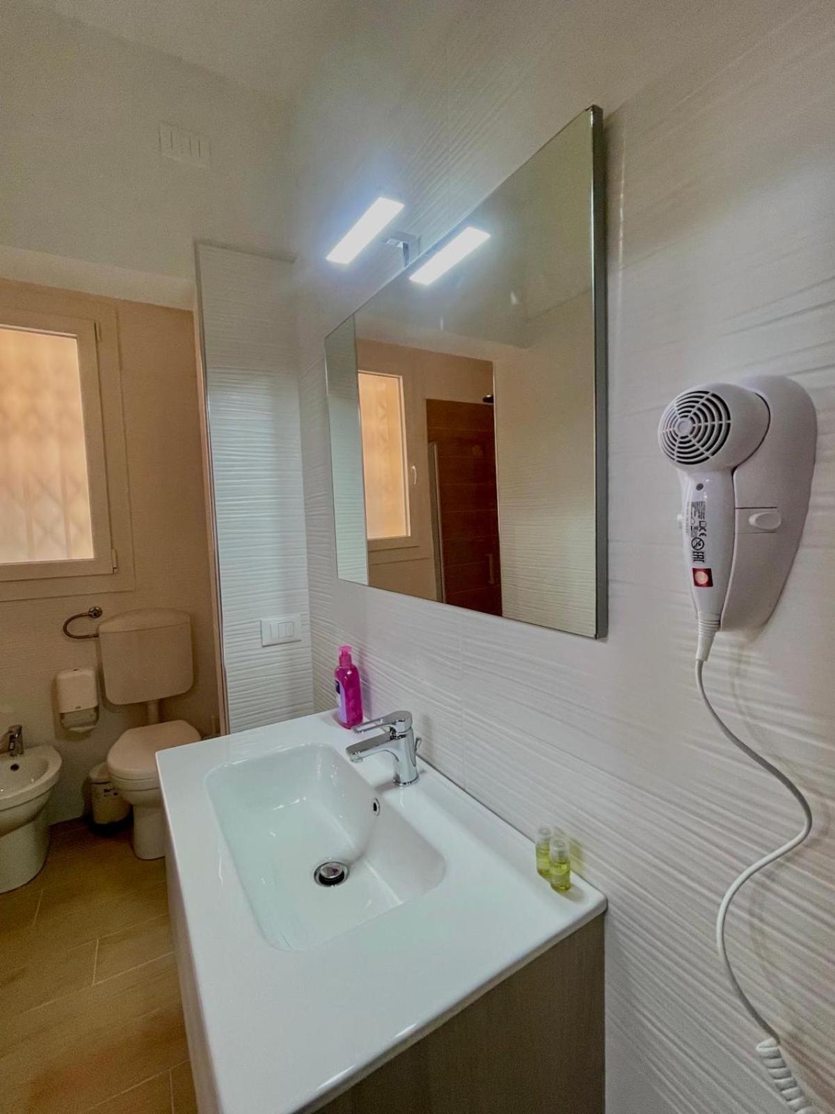 Apartamento 50 Tourist House Bologna - Pratello - Self Check-In Exterior foto